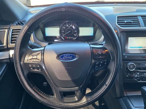 Used 2017 Ford Explorer XLT w/ Equipment Group 202A image 16