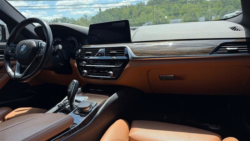 Used 2018 BMW 530i xDrive AWD/4WD image 38