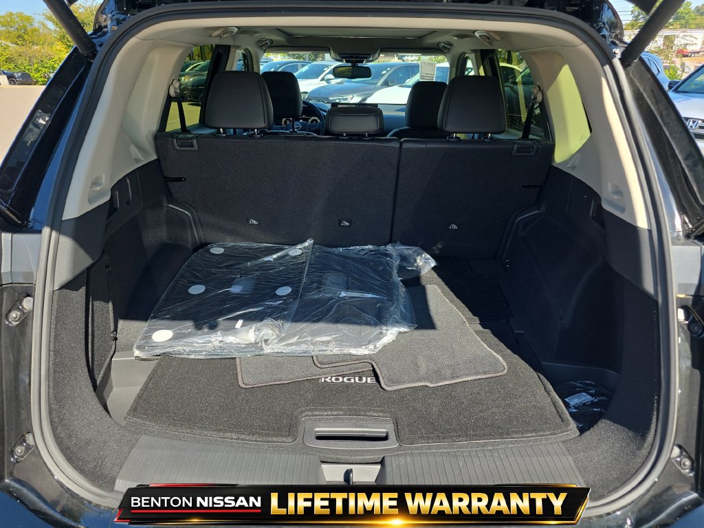 Used 2026 Nissan Rogue Platinum w/ Platinum Premium Package AWD/4WD image 14