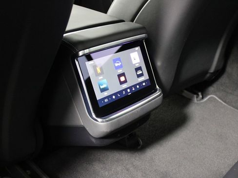 Used 2021 Tesla Model S Plaid image 24