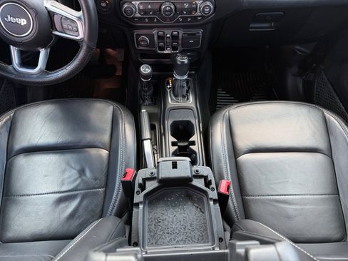 Certified 2019 Jeep Wrangler Unlimited Sahara AWD/4WD image 20
