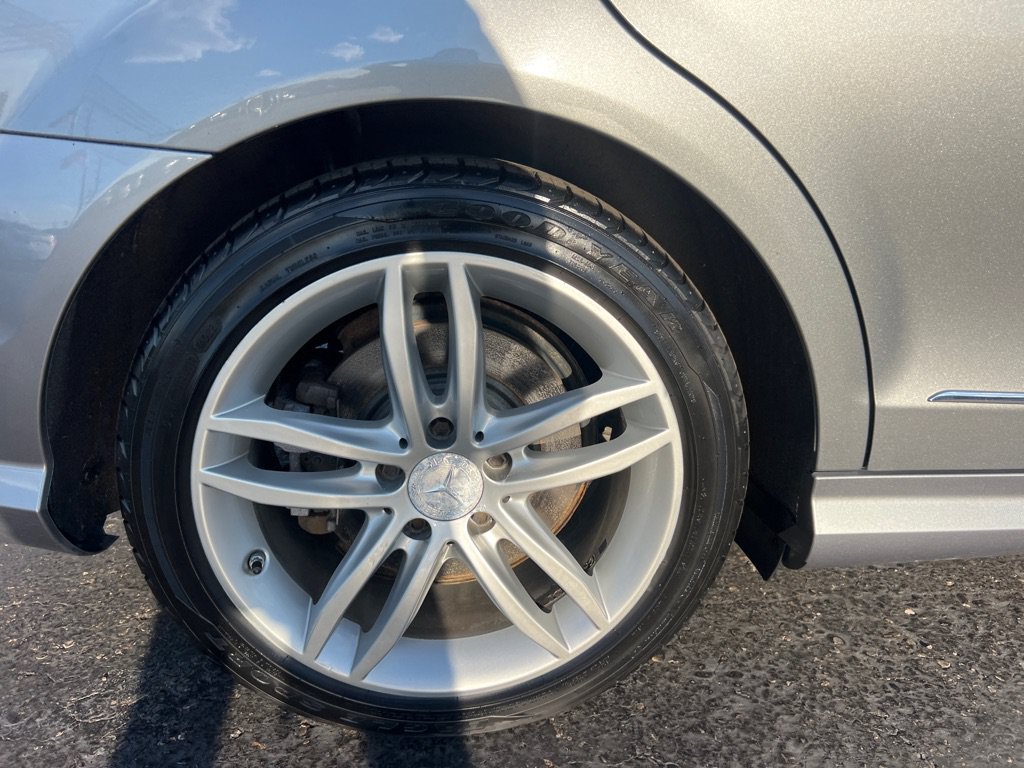 Used 2013 Mercedes-Benz C 300 4MATIC Sedan image 31