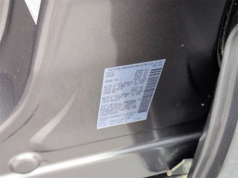 Used 2024 Nissan Titan SV w/ SV Convenience Package image 22