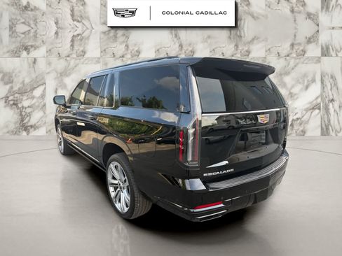 Used 2026 Cadillac Escalade ESV Platinum Sport AWD/4WD image 5
