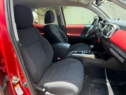 Used 2019 Toyota Tacoma SR5 RWD image 13