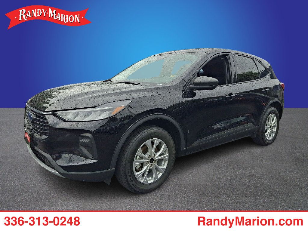 Used 2025 Ford Escape Active AWD/4WD image 1