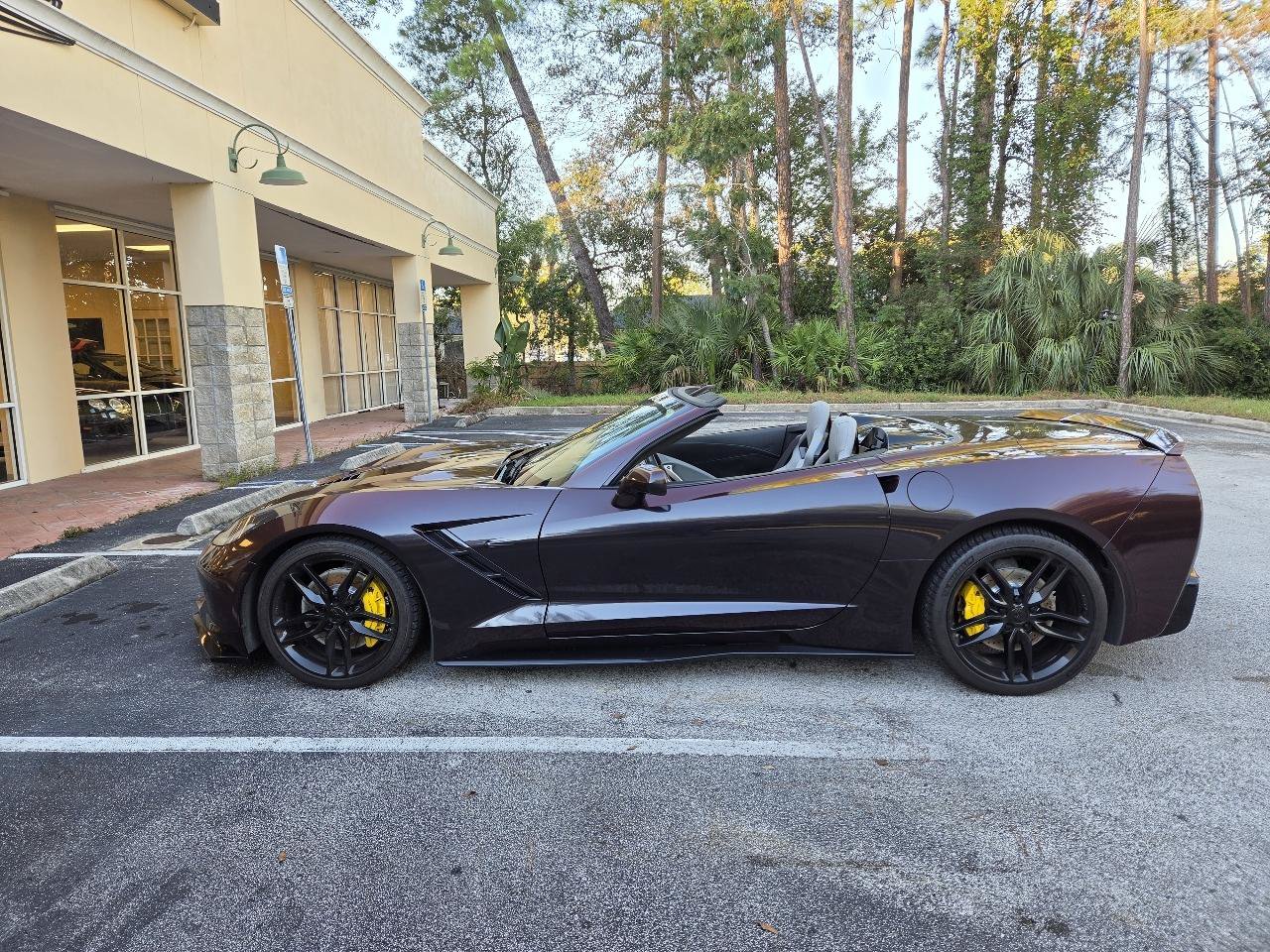 Used 2014 Chevrolet Corvette Stingray Convertible w/ 3LT Preferred Equipment Group RWD image 6