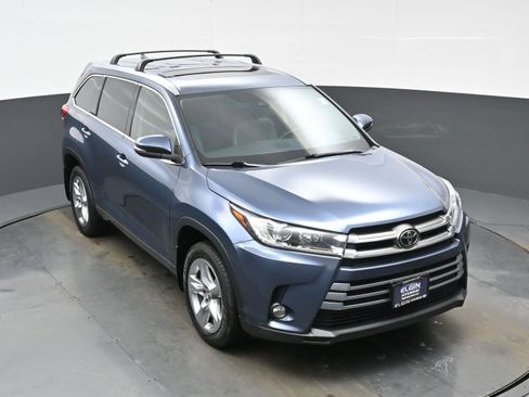 Used 2017 Toyota Highlander Limited Platinum image 42
