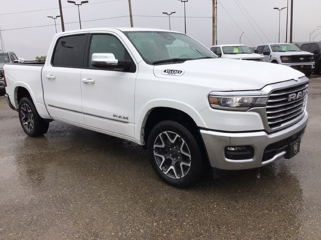 Used 2025 RAM 1500 Laramie AWD/4WD image 8
