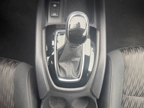 Used 2020 Nissan Rogue SV w/ Premium Package FWD image 31