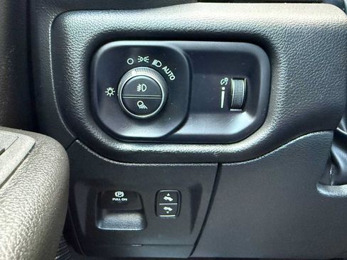 Used 2024 RAM 1500 Big Horn AWD/4WD image 32