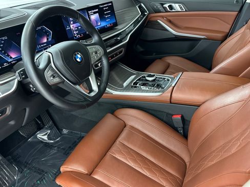 Used 2024 BMW X7 xDrive40i w/ Executive Package AWD/4WD image 4