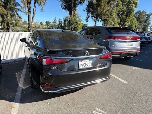 Used 2025 Lexus ES 300h w/ Premium Package FWD image 4