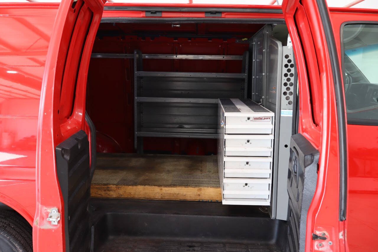 Used 2017 GMC Savana 3500 RWD image 14