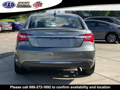 Used 2012 Chrysler 200 Touring FWD image 6