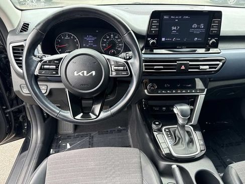 Used 2023 Kia Seltos S FWD image 17