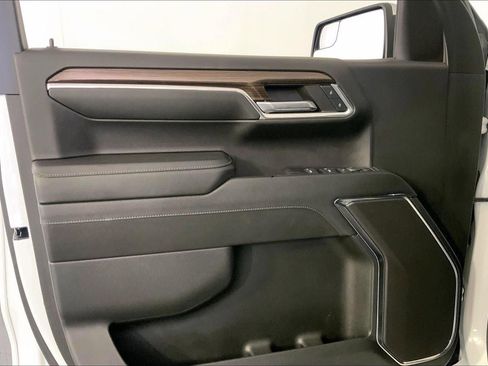 Used 2024 Chevrolet Silverado 1500 LT image 24