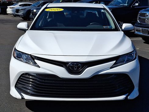 Used 2020 Toyota Camry LE image 2