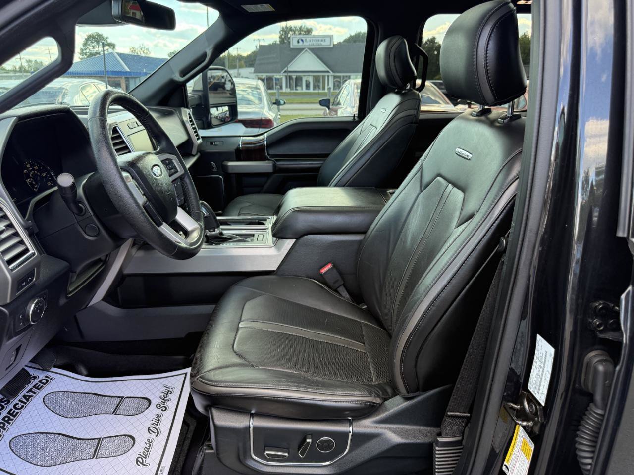 Used 2015 Ford F150 Platinum w/ Equipment Group 701A Luxury AWD/4WD image 8