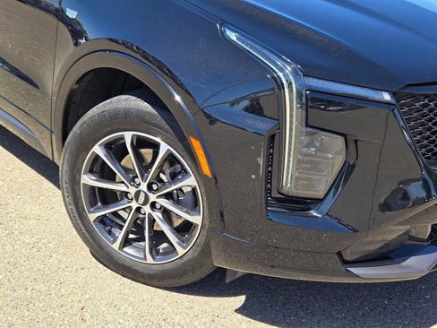 Used 2024 Cadillac XT4 Sport FWD image 3