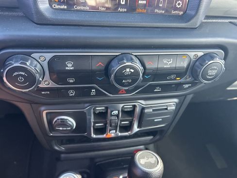 Used 2022 Jeep Wrangler Unlimited Sahara image 56