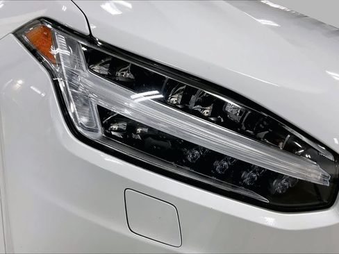 Used 2021 Volvo XC90 T6 Momentum w/ Climate Package AWD/4WD image 28