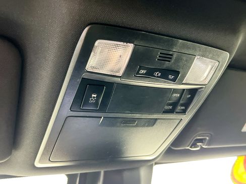 Used 2019 Toyota Tacoma TRD Sport image 22