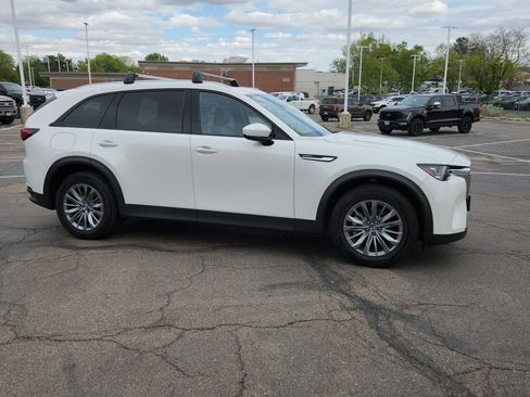 Used 2024 MAZDA CX-90 Plug-In Hybrid w/ Preferred AWD/4WD image 17