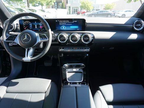 Used 2025 Mercedes-Benz CLA 250 4MATIC image 7