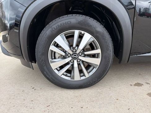 Used 2025 Nissan Pathfinder SL image 9