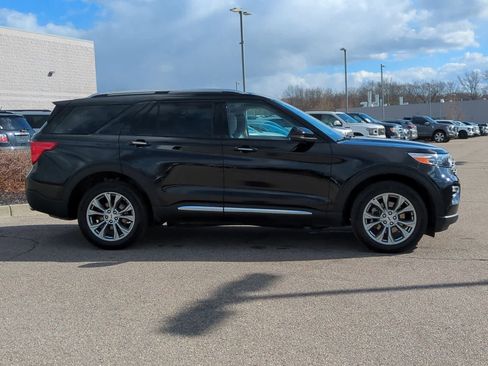 Used 2023 Ford Explorer Limited w/ Equipment Group 301A image 9