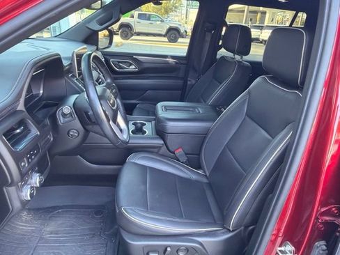 Used 2023 GMC Yukon SLT w/ SLT Premium Package AWD/4WD image 2