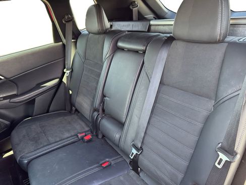 Used 2023 Mitsubishi Outlander SE Black Edition image 16