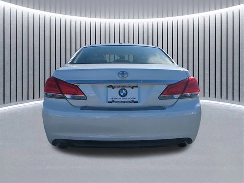 Used 2011 Toyota Avalon image 6