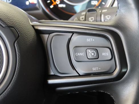 Used 2022 Jeep Wrangler Sport AWD/4WD image 32