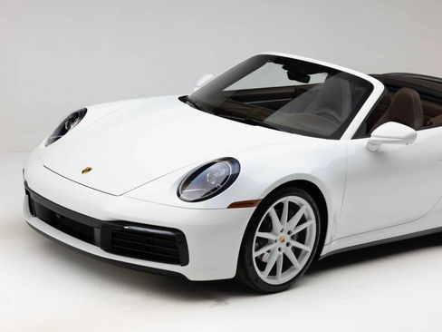 Used 2024 Porsche 911 Carrera image 33
