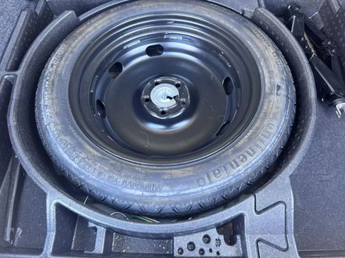 Used 2016 Volkswagen Tiguan S image 19