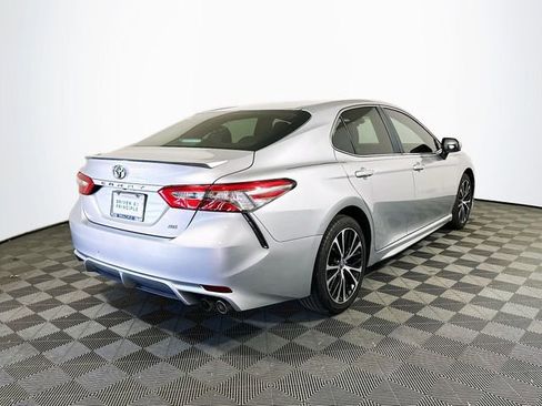 Certified 2018 Toyota Camry SE image 8
