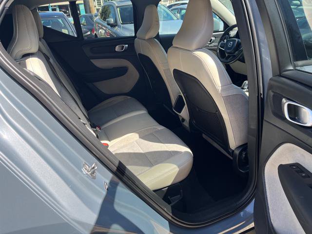 Used 2020 Volvo XC40 T5 Momentum AWD/4WD image 16