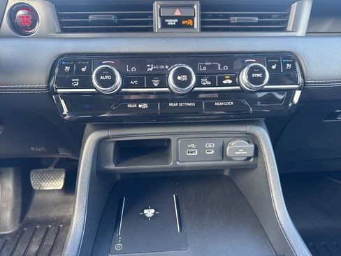 Used 2025 Honda Pilot Elite image 21