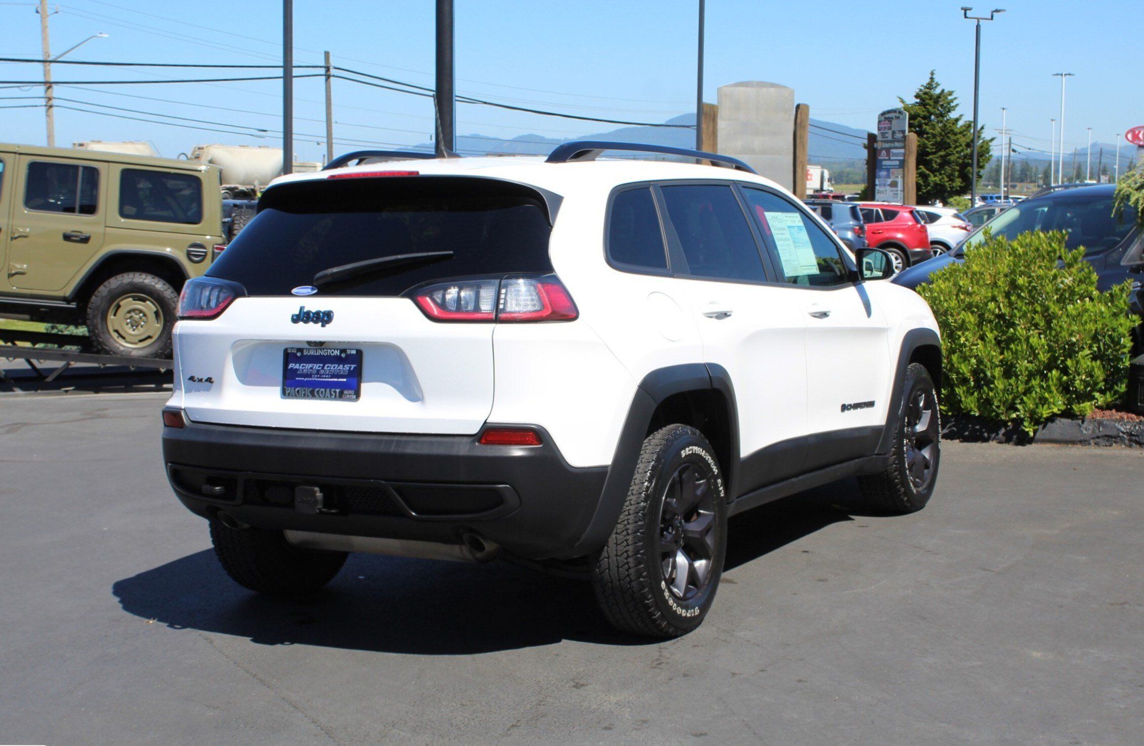 Used 2019 Jeep Cherokee Sport AWD/4WD image 6