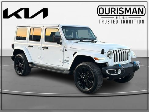 Used 2022 Jeep Wrangler Unlimited Sahara AWD/4WD image 1