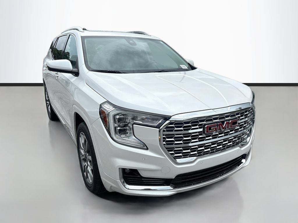 Used 2022 GMC Terrain Denali AWD/4WD image 3