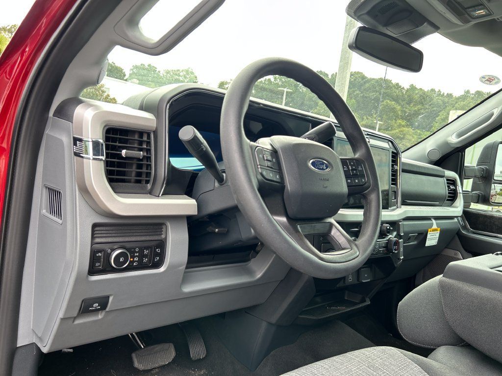 Used 2026 Ford F250 XLT w/ XLT Premium Package RWD image 10