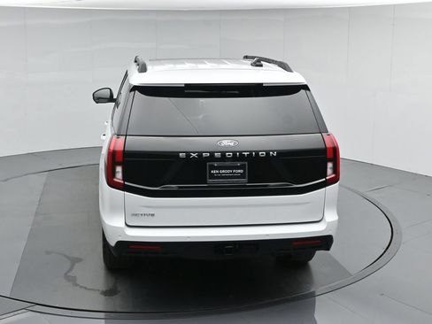 Used 2025 Ford Expedition Active AWD/4WD image 48