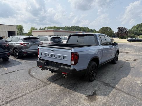 Used 2025 Honda Ridgeline Black Edition image 6