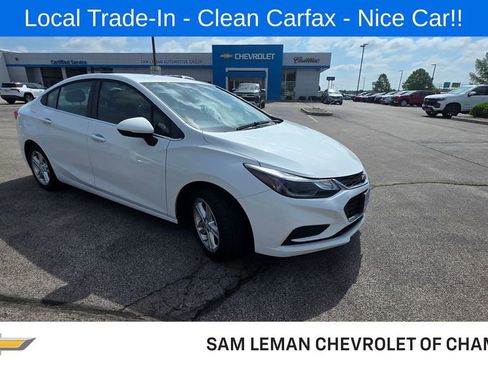 Used 2017 Chevrolet Cruze LT w/ Convenience Package FWD image 1