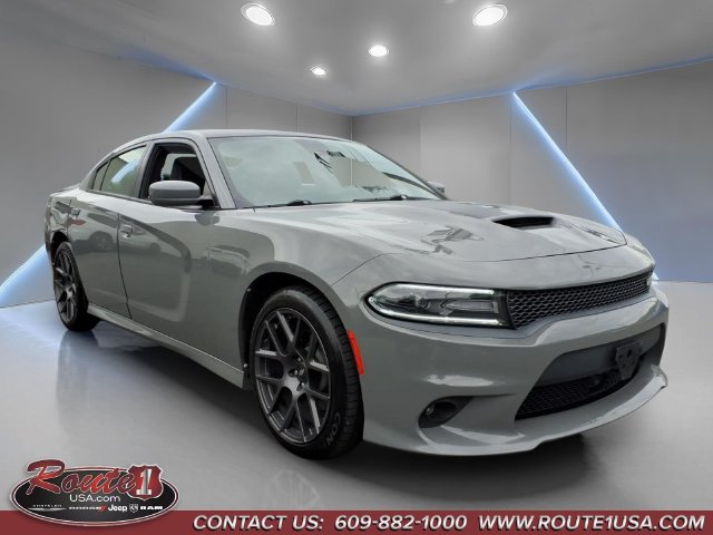 Used 2017 Dodge Charger Daytona R/T RWD image 1