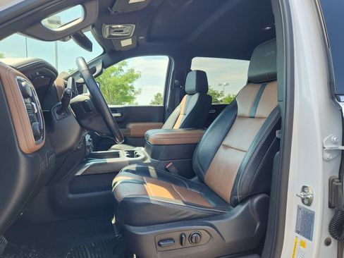 Used 2023 Chevrolet Silverado 2500 High Country w/ Safety Package II AWD/4WD image 2