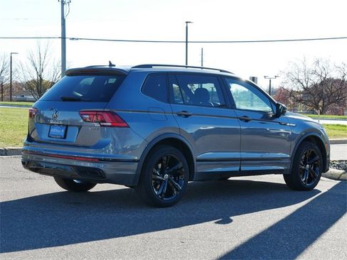 Certified 2024 Volkswagen Tiguan SE R-Line image 7